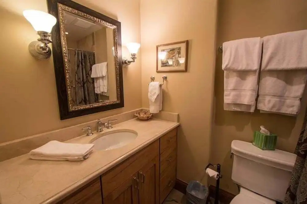 Condo with Onsite Pool & Hot Tub, Free WiFi & Garage Parking by RedAwning