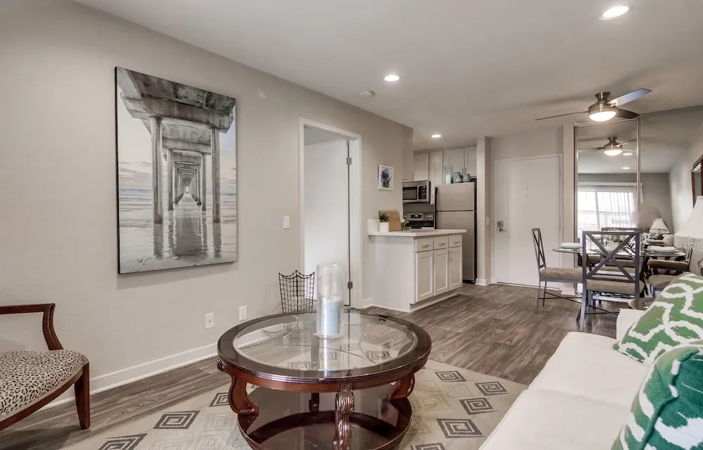 The Luxe Suites of Temecula Heights