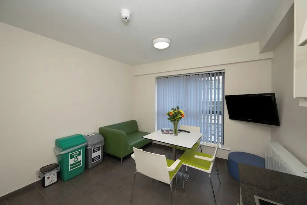 Victoria Lodge - UCC Summer Beds