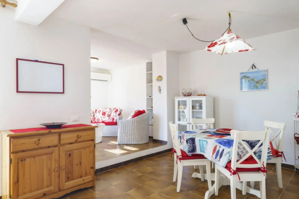 Independent cottage with sea view patio 300 meters from the beach of Pomonte-LA CASA CON PATIO A POMONTE