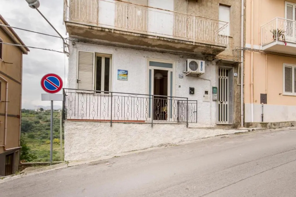 Casa Vacanza Paradise vicino Cefalù con servizio di piscina a 3 chilometri