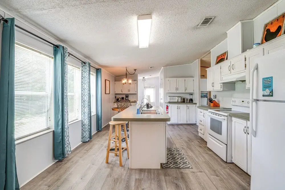 5 Mi to Homosassa Springs Park: Home w/ Yard!