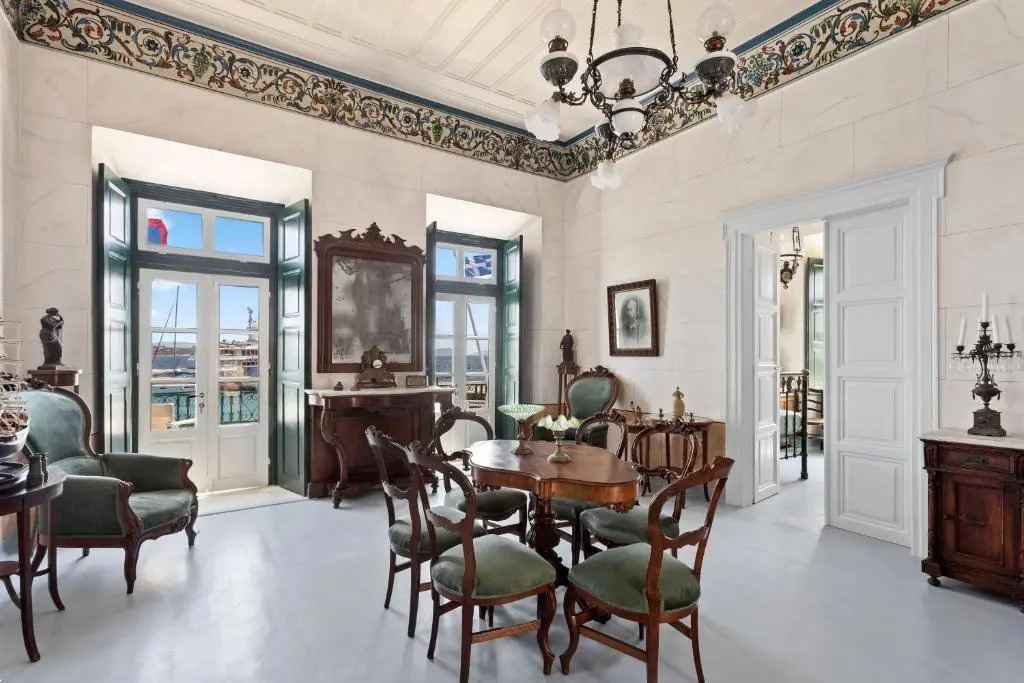 1800 Mansion