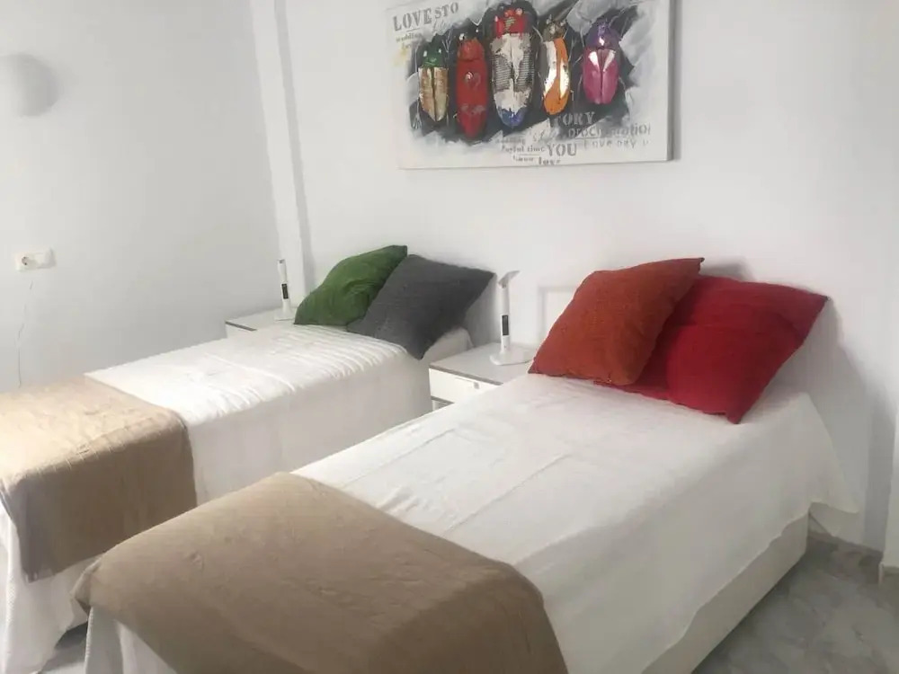 Apartment Sleeps 4 Near Beach