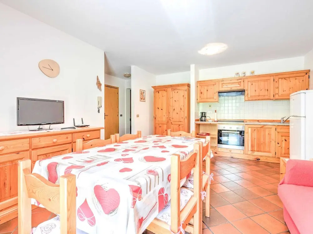 Spacious Chalet with Garden near Ski Area in Tyrol