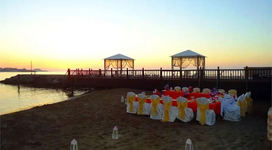 Ada Beach Hotel