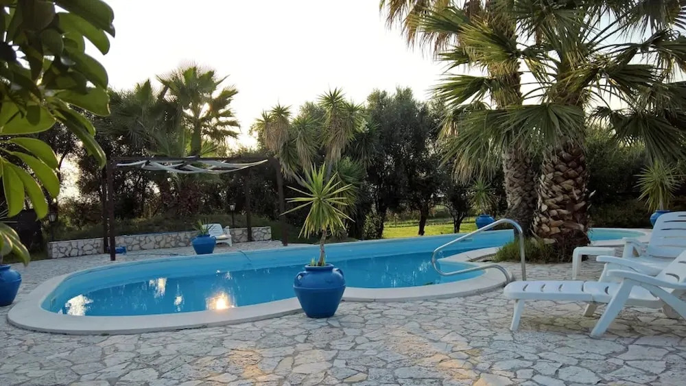 Villa With 3 Bedrooms in Reggio Calabria, With Wonderful sea View, Private Pool, Enclosed Garden Near the Beach