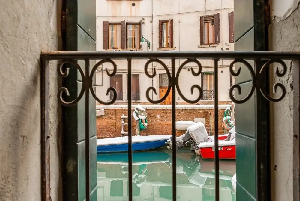 Venice Canal View Boutique Apartment