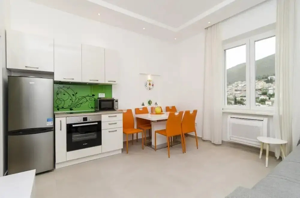 Apartment Take That