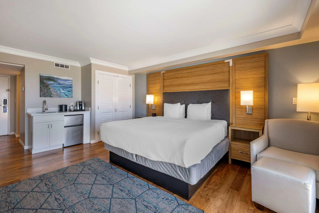 The Encinitan Hotel & Suites