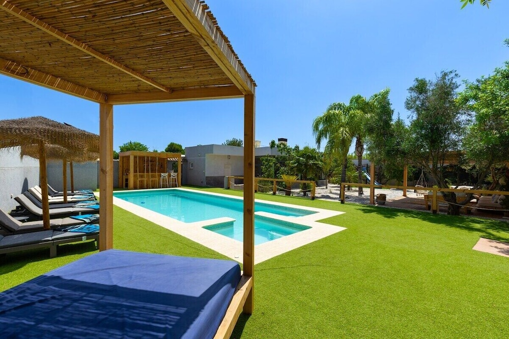 WaterWheel Villa by Fidalsa