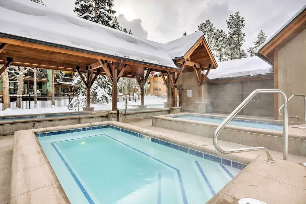 Cozy Ski-in/ski-out Breckenridge Condo: Mtn Views!