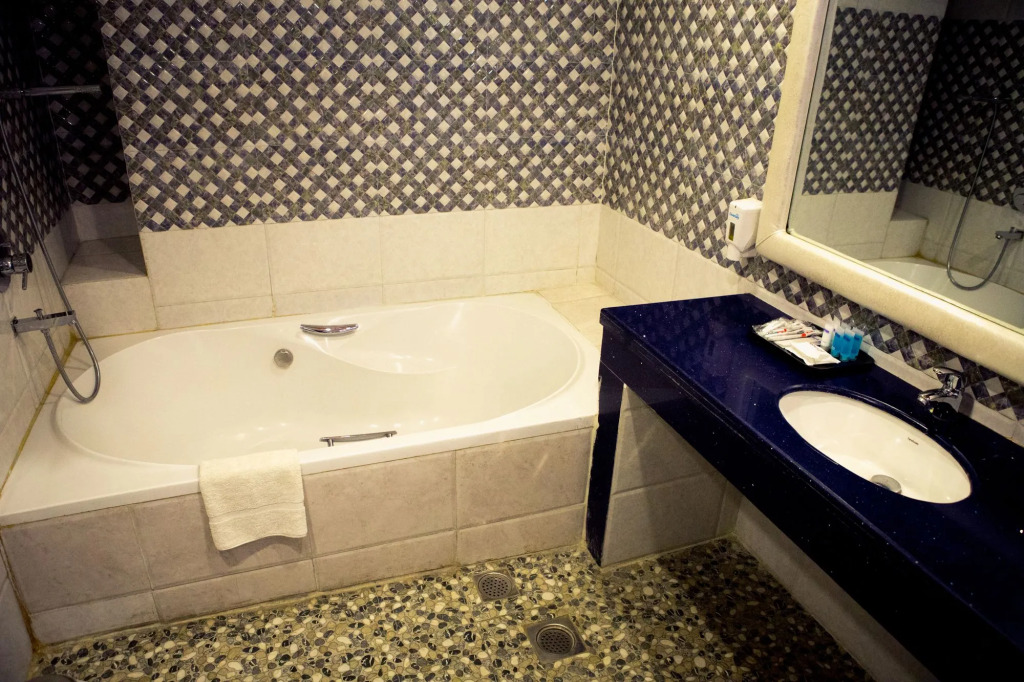 Royal Penguin Boutique Hotel & Spa