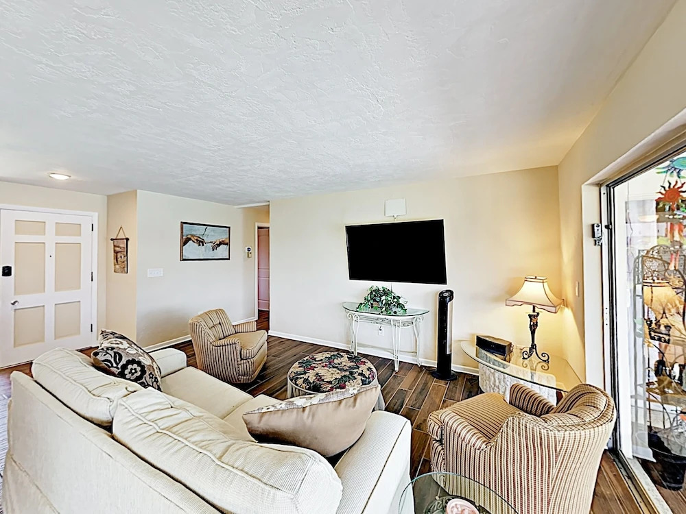 1820 Cape Coral - 3 Br Home