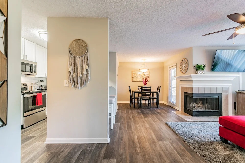CP-514: Luxury Clearwater Apartment