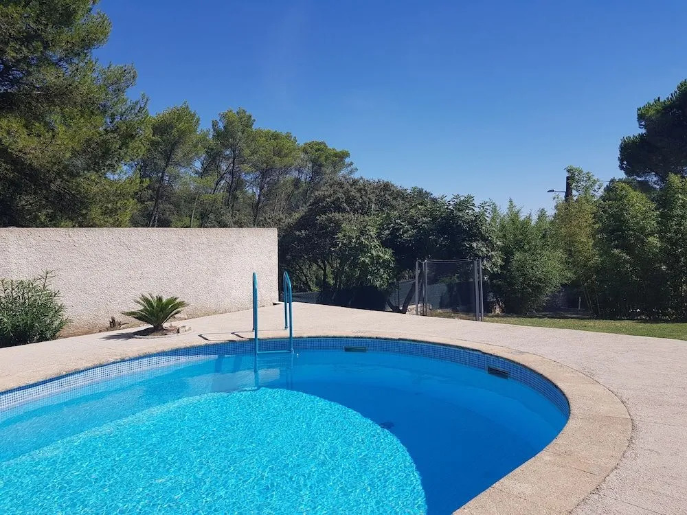 Appartement à Nîmes en pleine nature avec Piscine