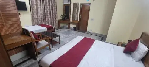 Hotel Shri Hari by OYO Rooms