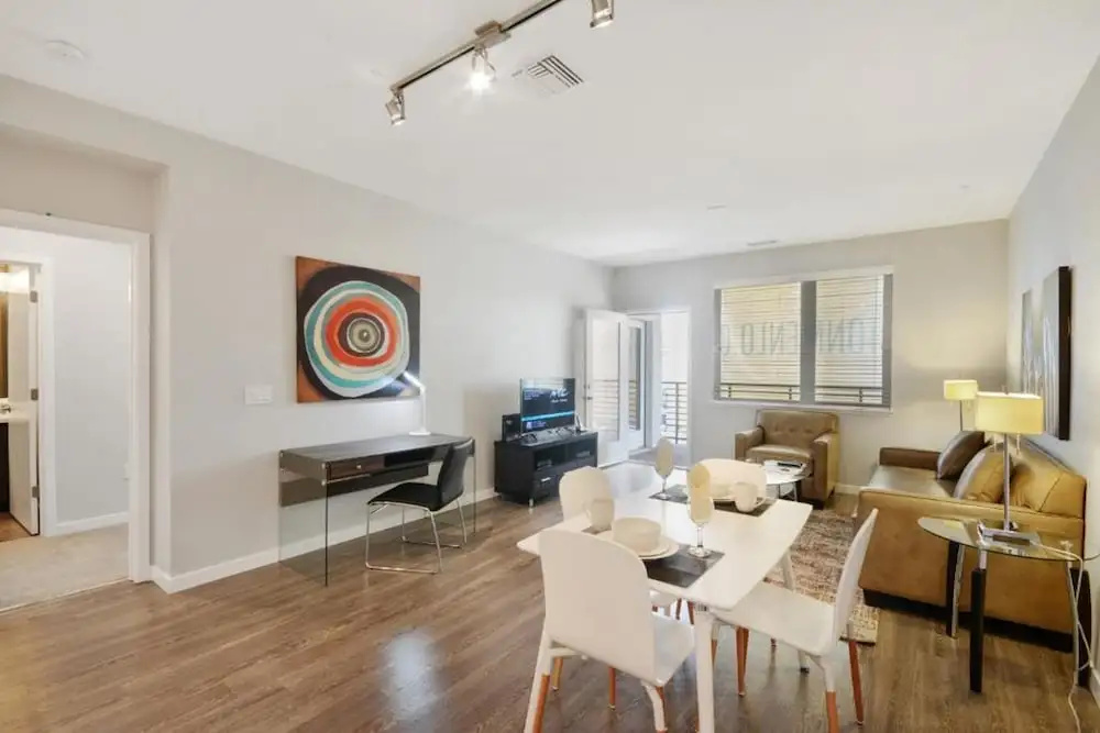 Luxury Condos at Anton Menlo w Pool & Amenities