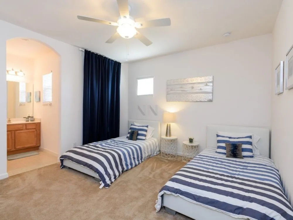 Acorn Six Bedroom Holiday Home Solterra 48