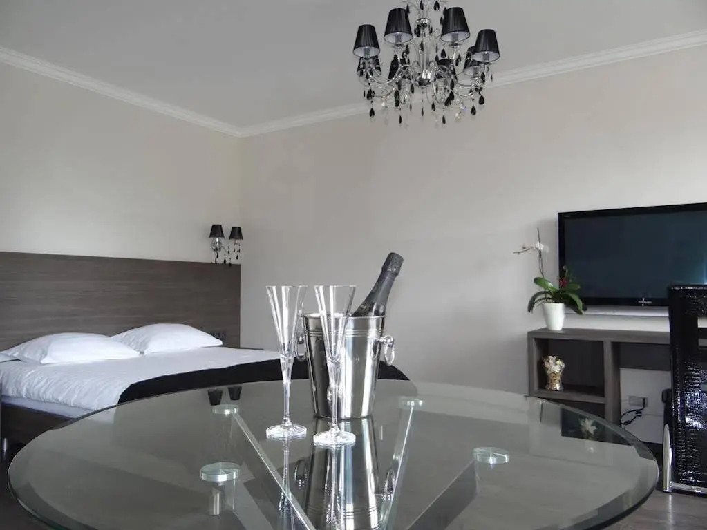 Apartlux Apartments