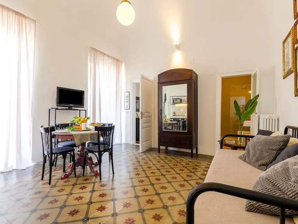 Charming Apartment in Catania Near Castle Ursino