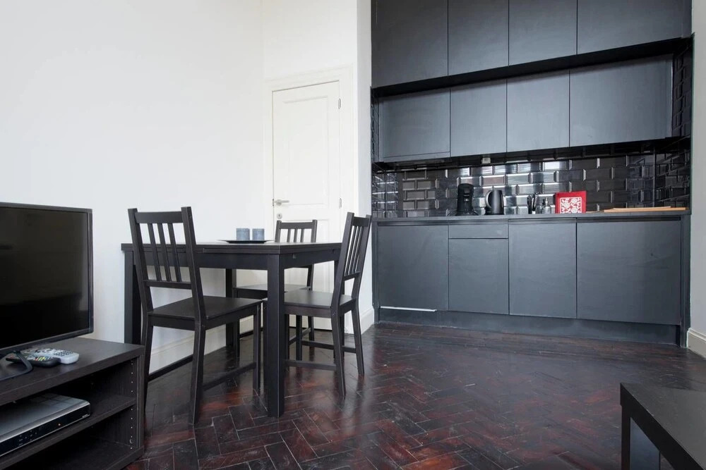 Saint Pauls Suite 6