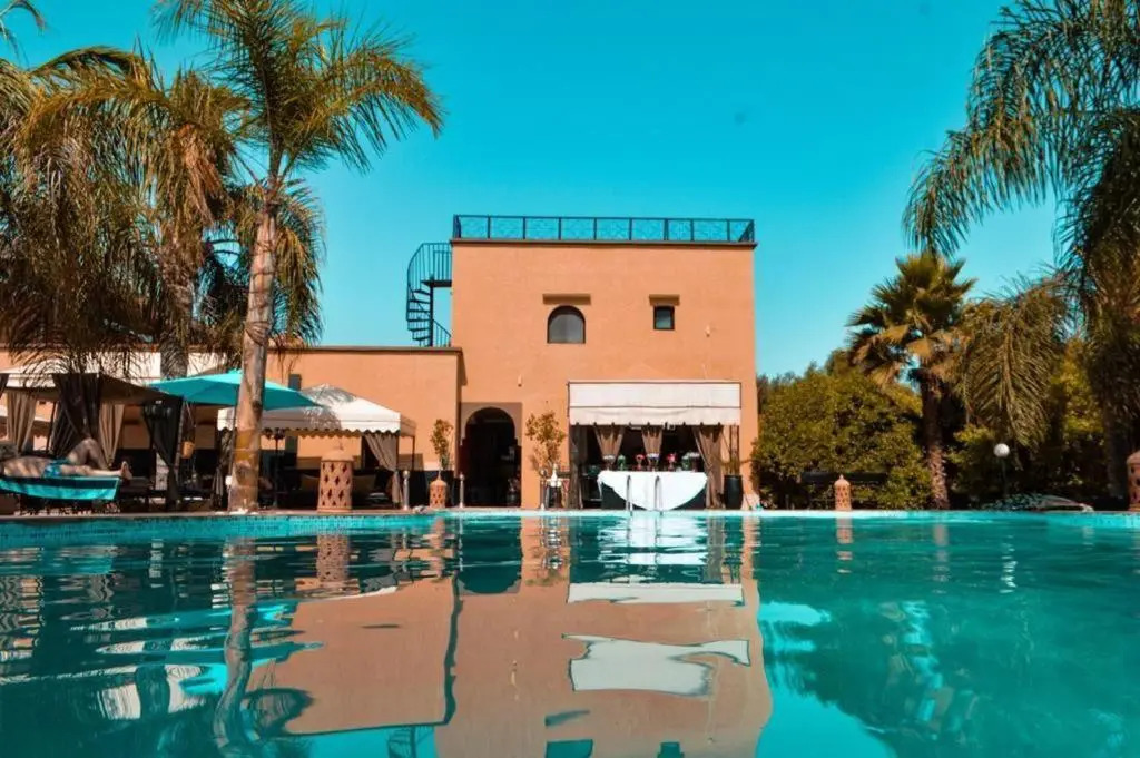 Villa Danwee - 8 Bedroom House With Swimming Pool, Road From Fez To Marrakech