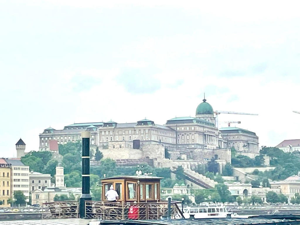 Green Pearl Apartment at St Stephen s Basilica