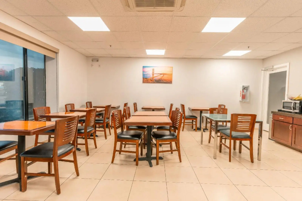 Hotel Aluxor SFO, Shuttle Service