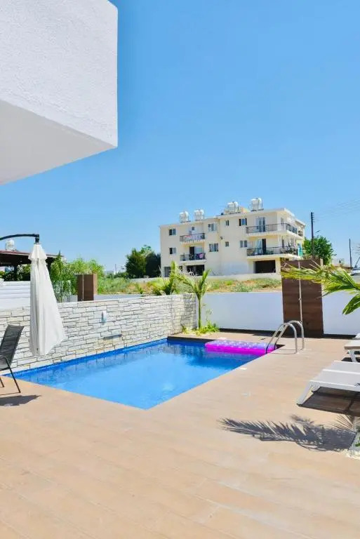 Melanos Residence 2 bdrm townhouse with private pool