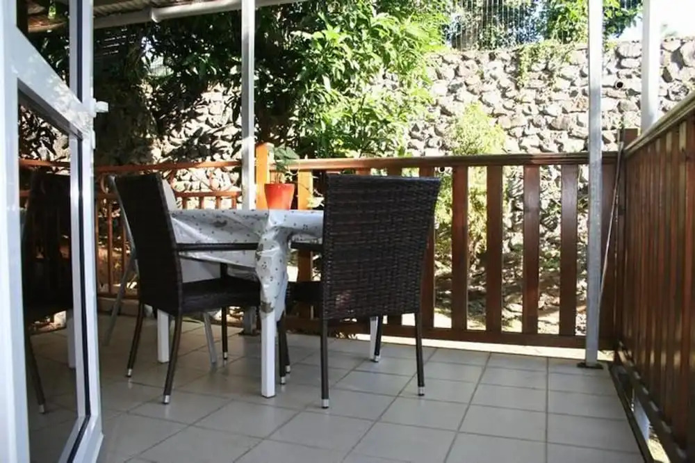 House with One Bedroom in Sainte-Clotilde, with Wonderful Mountain View, Enclosed Garden And Wifi - 30 Km From the Beach
