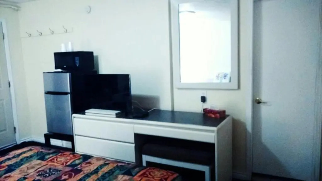 Leisure Motel