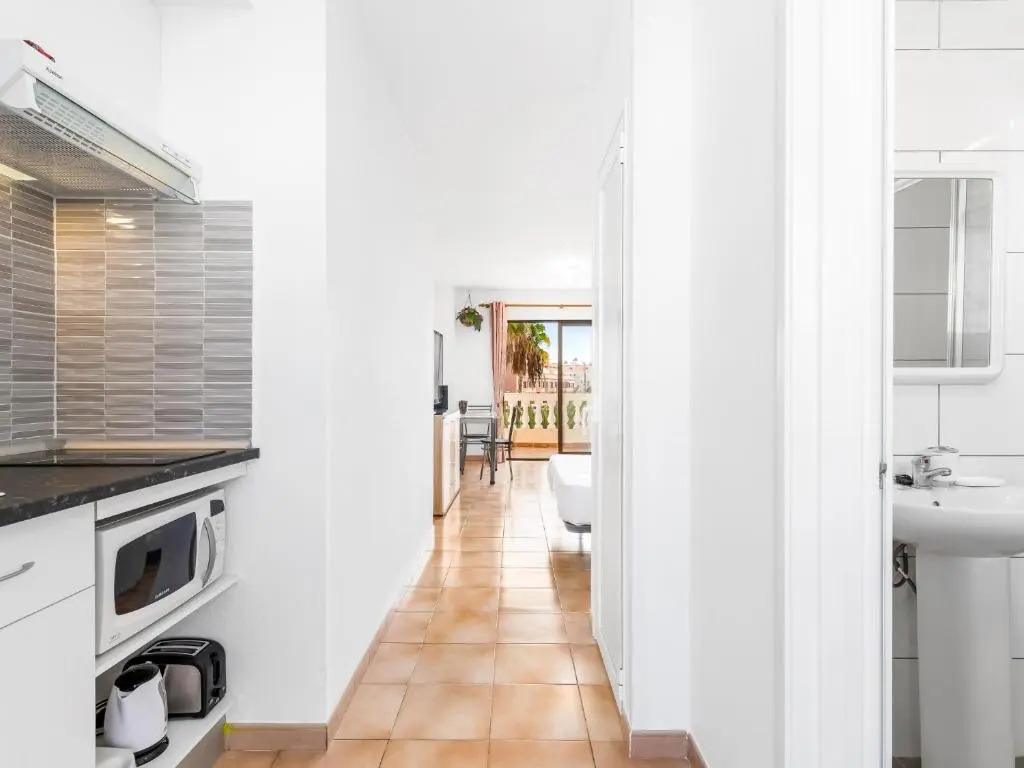 651 Bright establishment, heated pool and Wi Fi