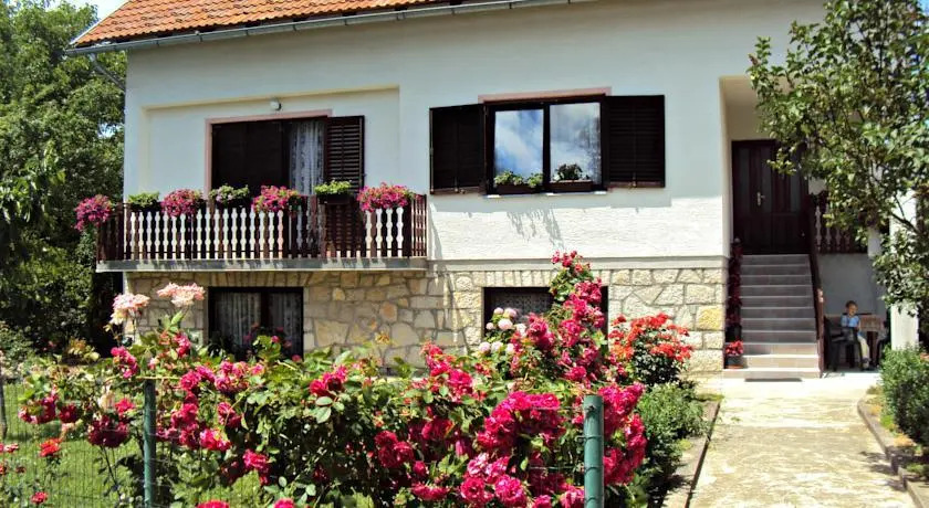 Apartments Ivona