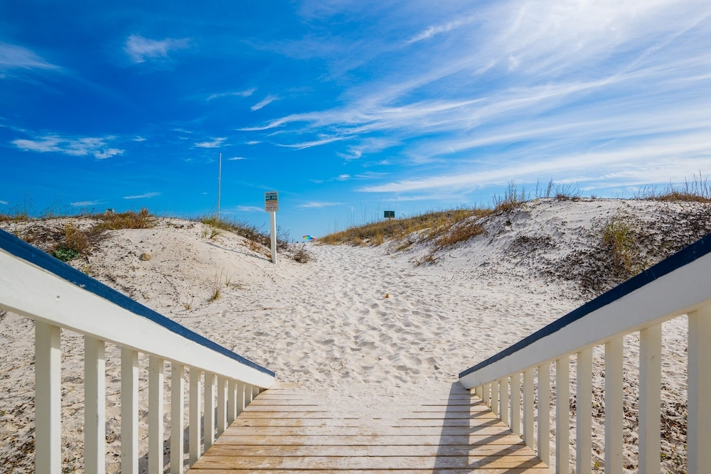Regatta Condominiums 106B