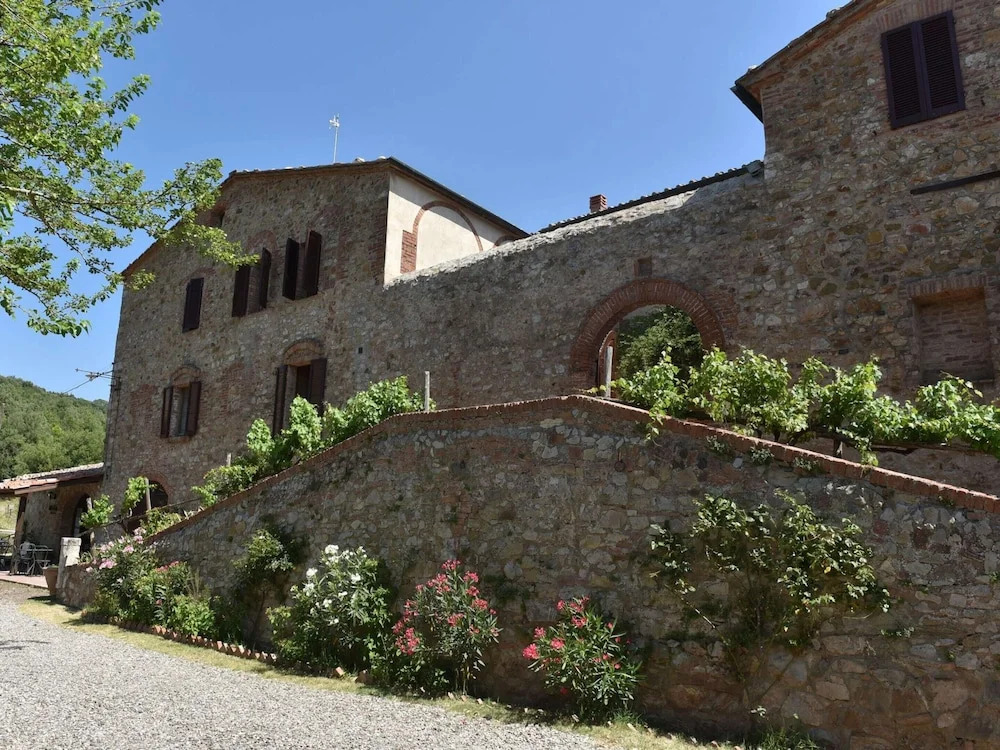Welcoming Farmhouse in Monticiano with Garden