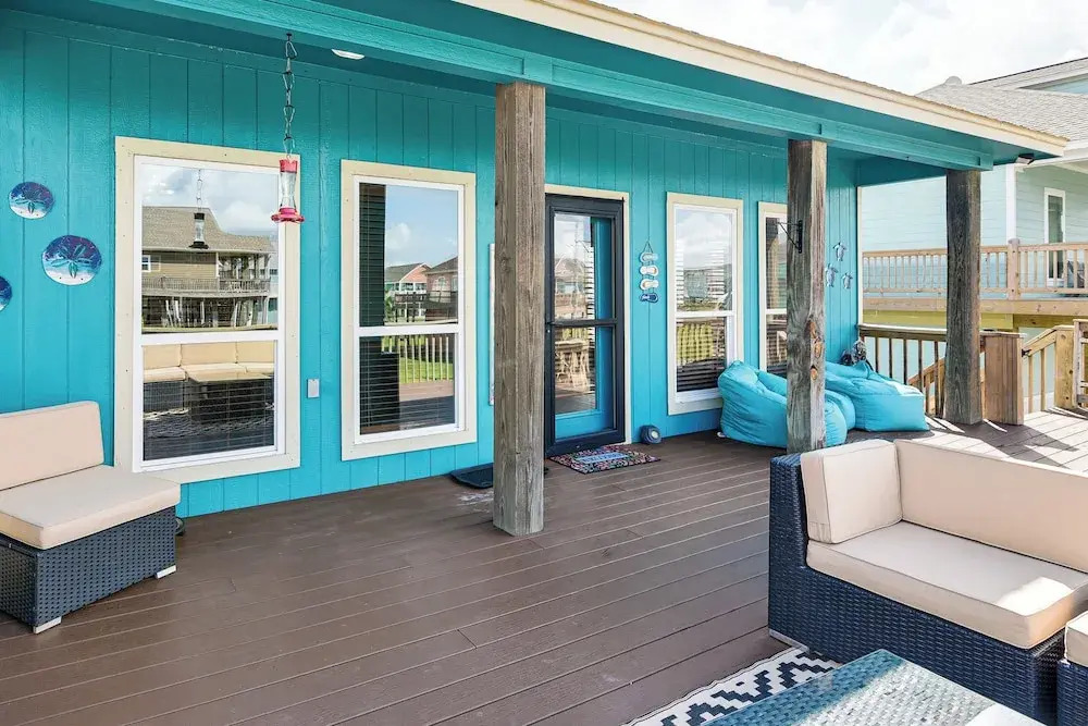 Walk to the Ocean: Family Retreat in Crystal Beach
