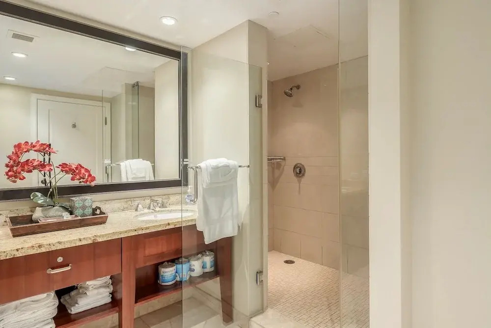 Honua Kai Hokulani 934, Renovated, AC, Large Lanai, No Carpet, Amazing Views!