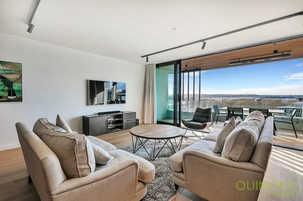 QV Luxury Victoria Park Apartment - 813