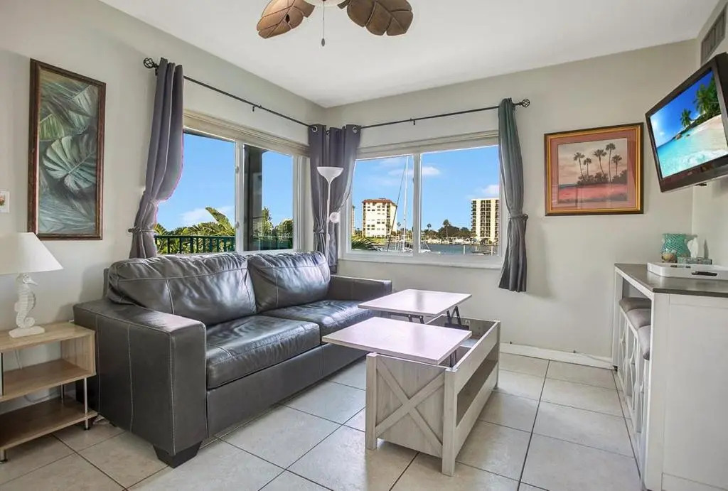 Five Palms Suite 210 - Daily - Weekly - Monthly