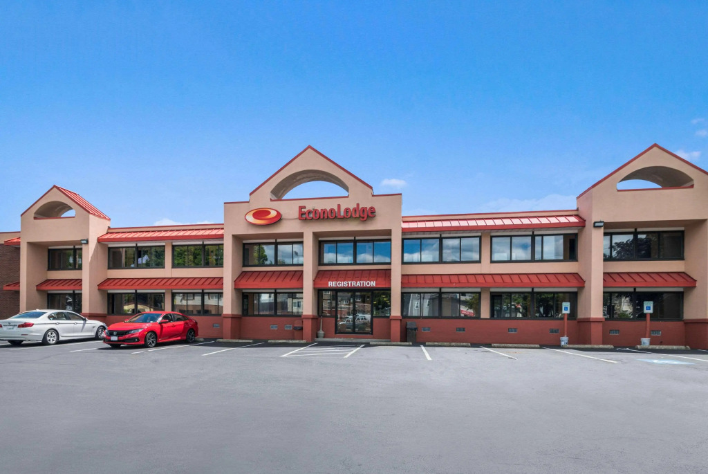 Howard Johnson by Wyndham Malden Boston Area