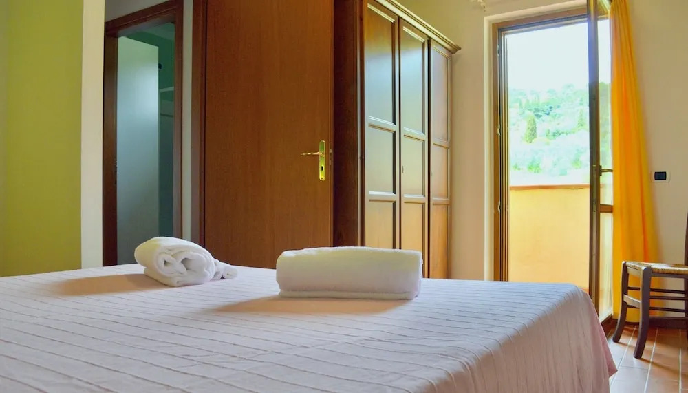 Residence with pool 4 km from Suvereto