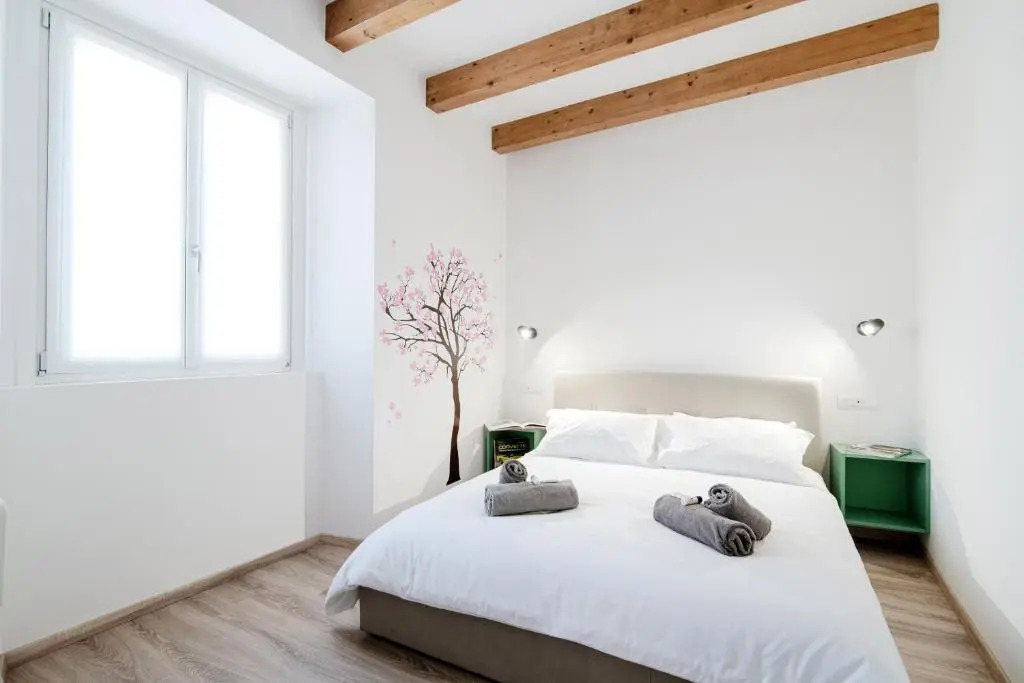 Spazio 77 by "The House Of Travelers"