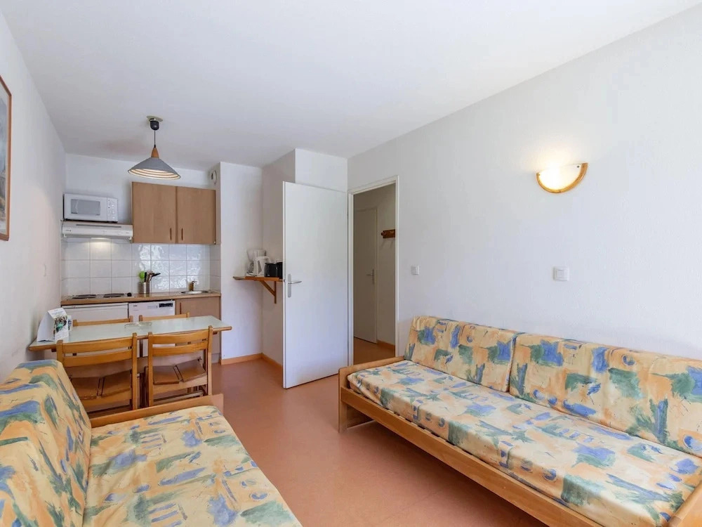 Central Renovated Stay for Four