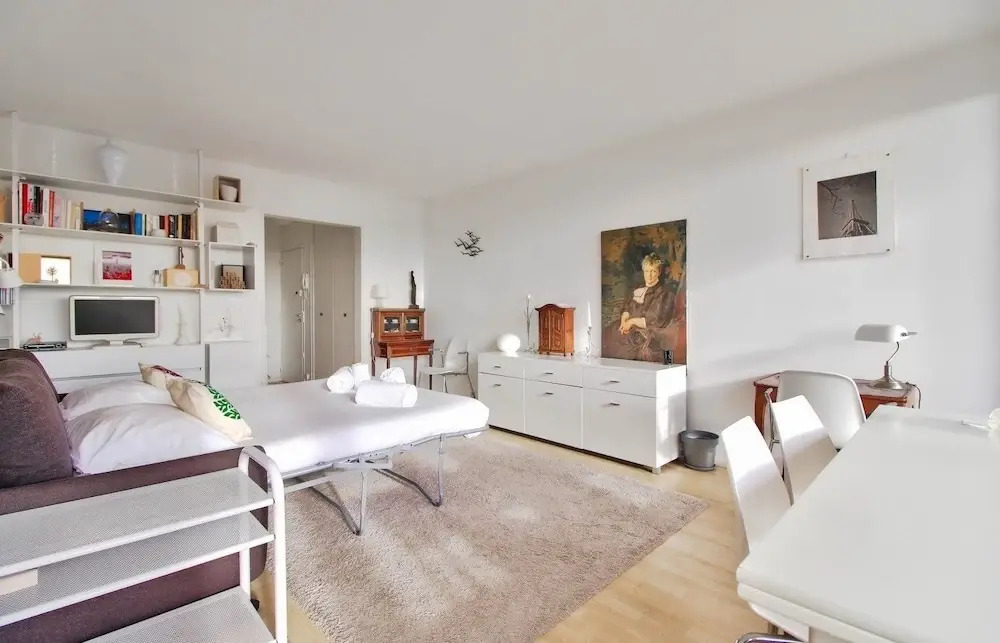 Nice 2 rooms with Patio - Effeil Tower close by
