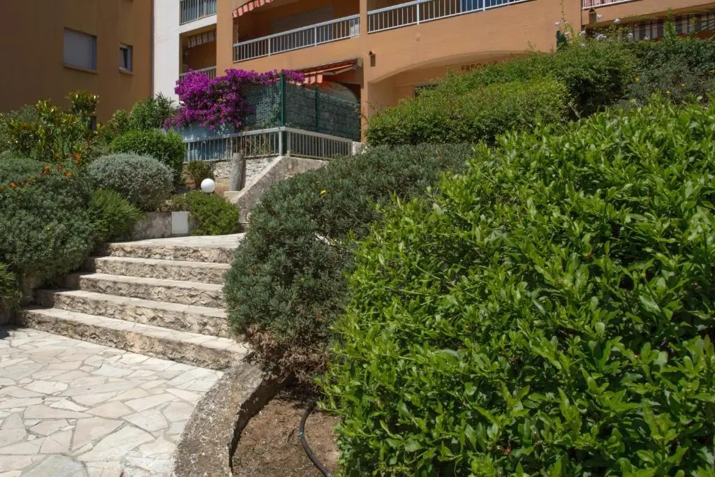 Joli studio avec jardin bord de mer