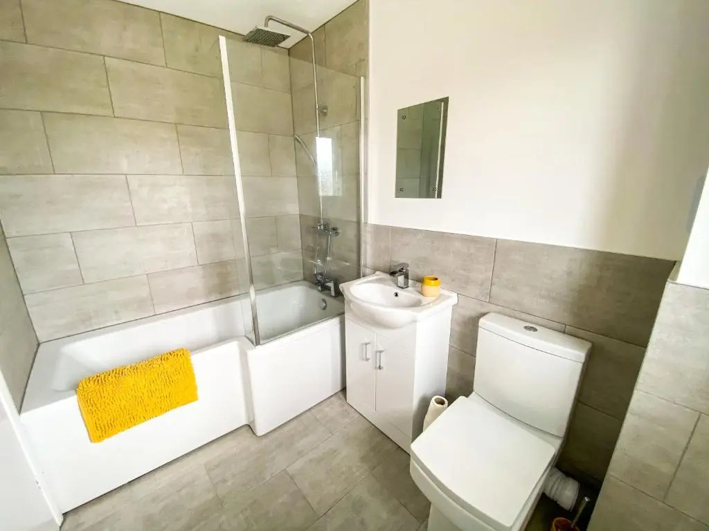 Contractor House - Free Parking - Garden - CMK by Comfy Workers