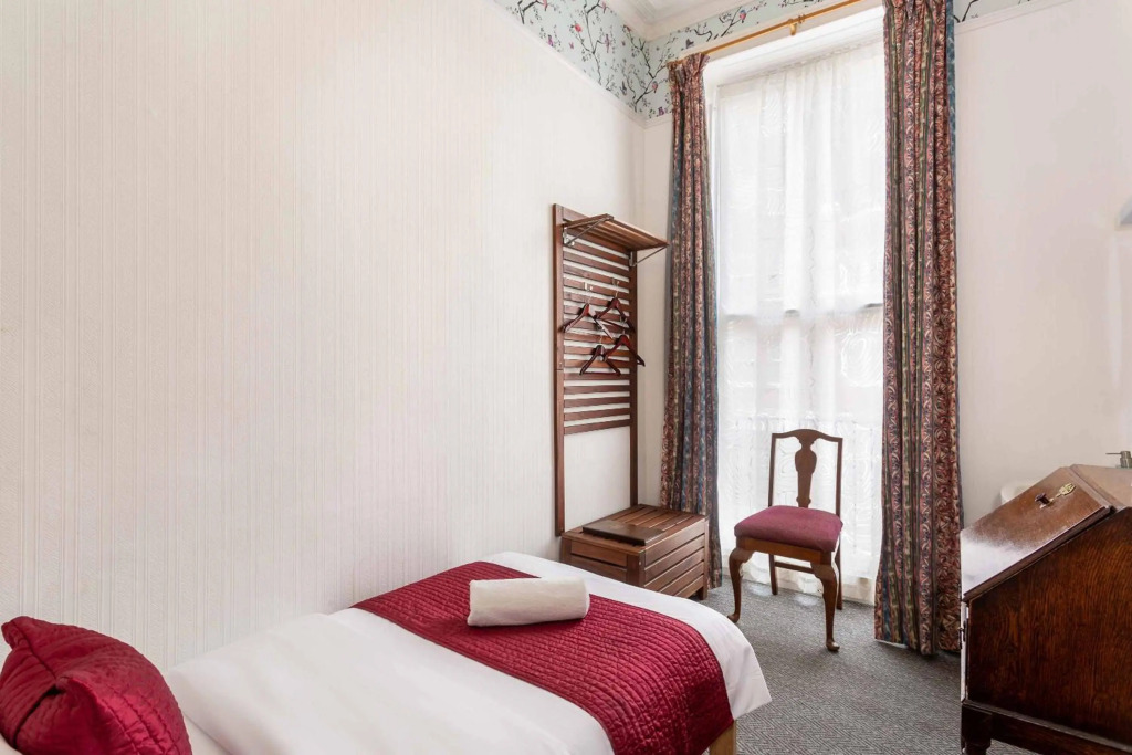 St Athans Hotel