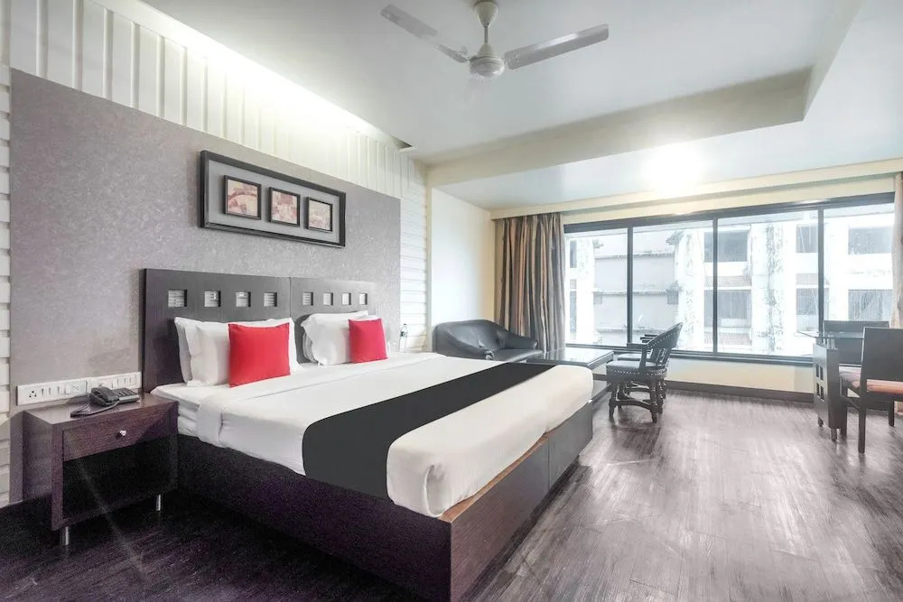 Capital O 45497 Savoy Suites