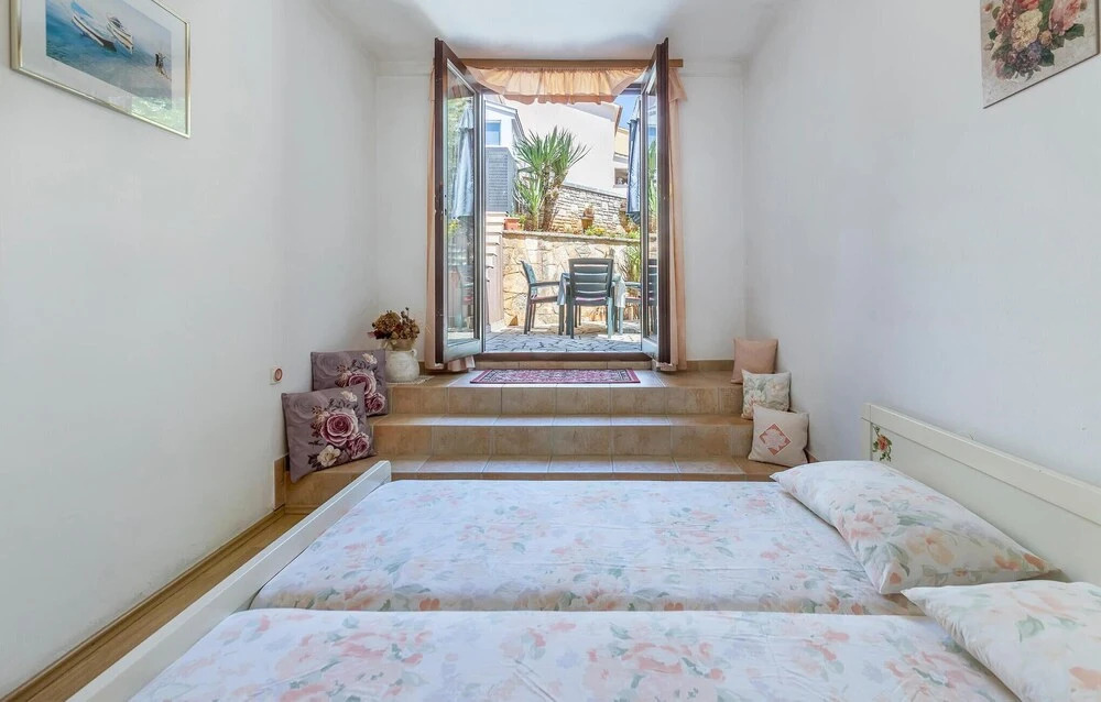 Awesome Apartment in Vinkuran With Wifi and 2 Bedrooms